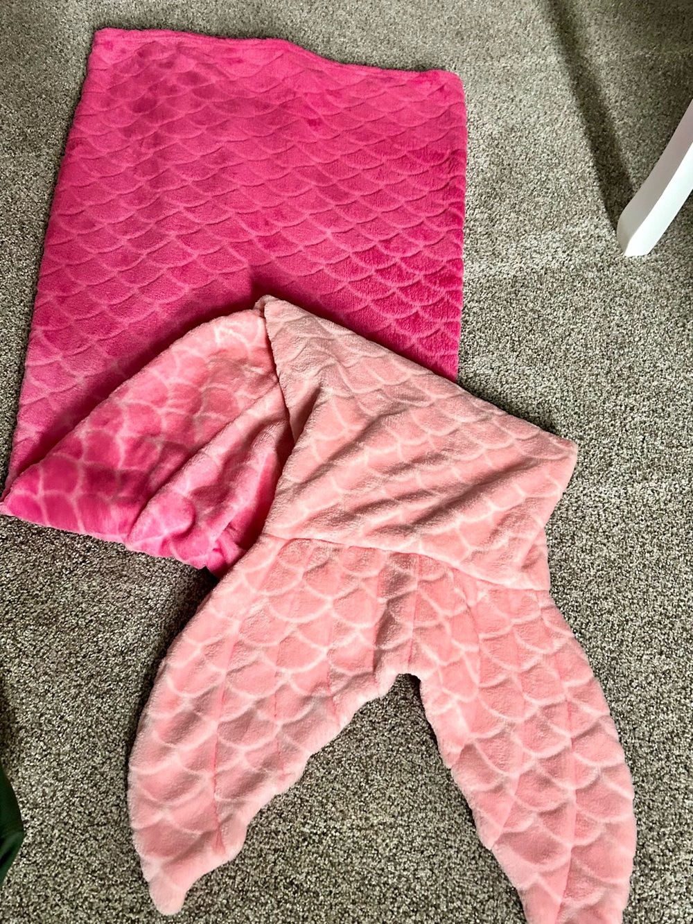 Pillowfort Plush Mermaid Tail Blanket - Pink